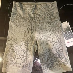 NWT Lululemon bike shorts